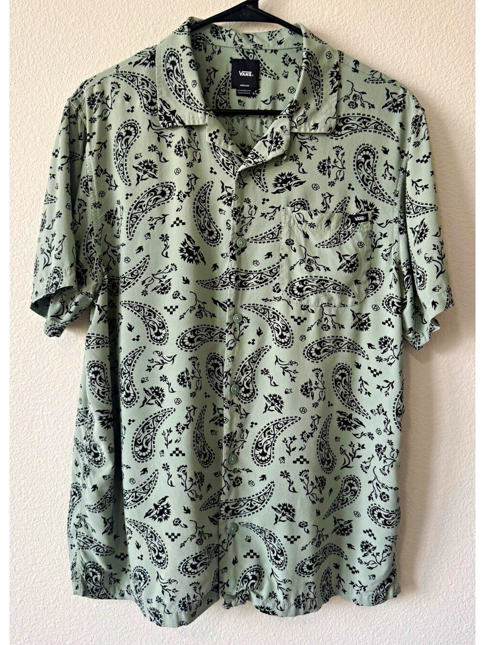 VANS Button Up Shirt | Short Sleeve Green/Black Paisley w/ Pockets | Size M